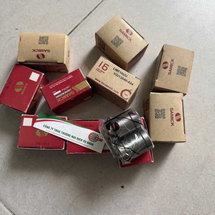 Bạc đạn trượt SAMICK LME16UU